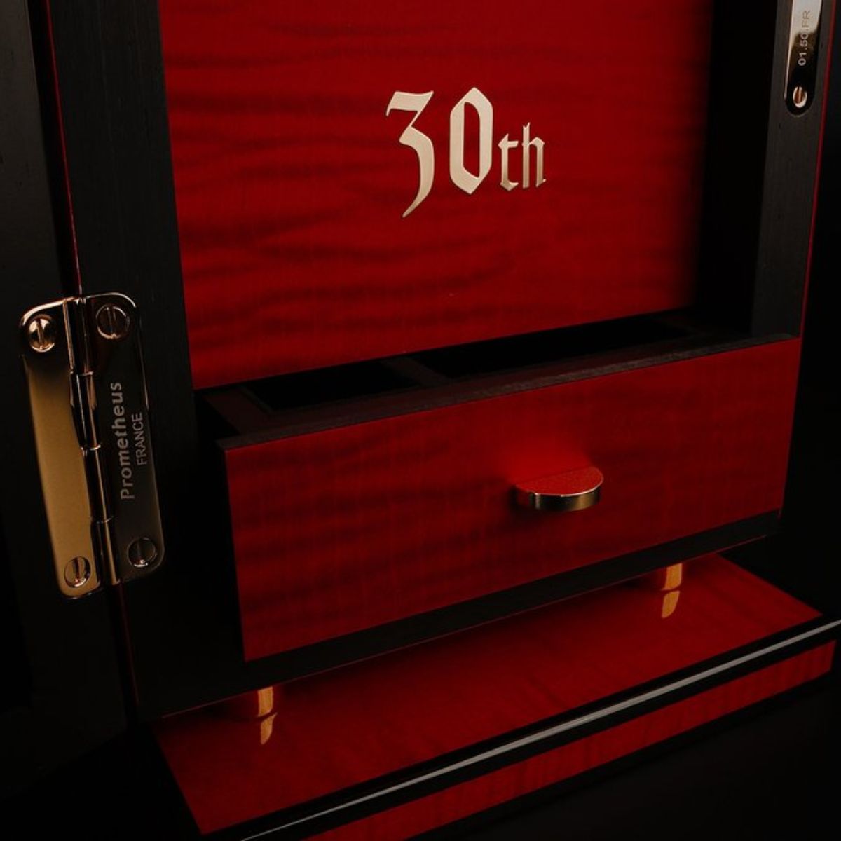 Prometheus Red Sycamore Watch Winder for Prometheus 30th Anniversary