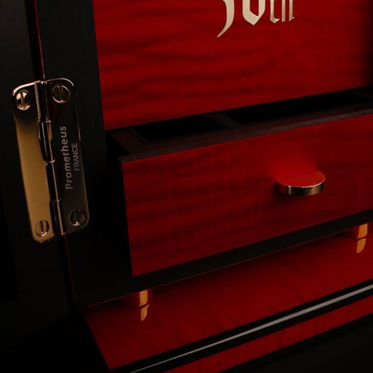 Prometheus Red Sycamore Watch Winder for Prometheus 30th Anniversary