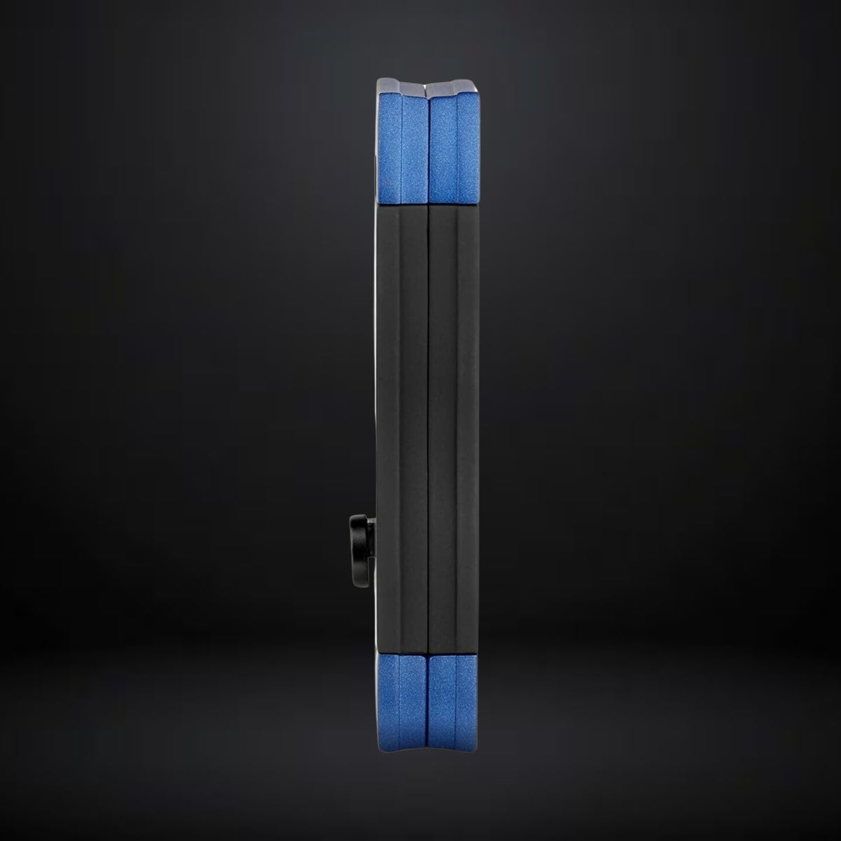 Colibri V-Cut Cigar Cutter – Blue
